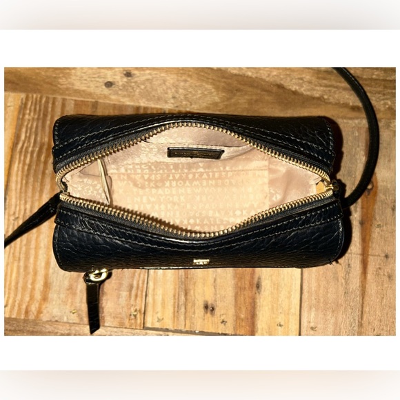 Kate Spade. 6 Piece Set: 2 Looloo Crossbody Bags with 2 Free Dust Bags & Scarfs. - Picture 5 of 16